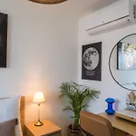 Myflat Wave Golden Beachfront Family Apartman *