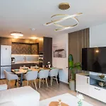 Myflat Wave Golden Beachfront Family