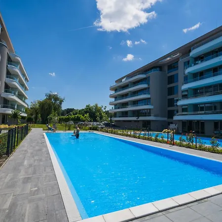 Myflat Wave Golden Beachfront Family Apartman