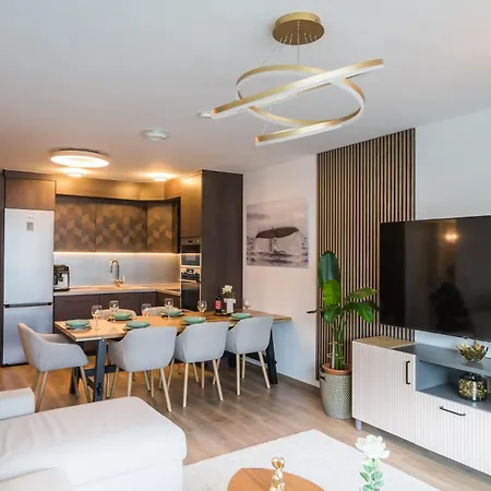 Myflat Wave Golden Beachfront Family