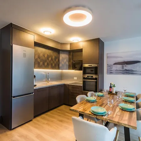 Myflat Wave Golden Beachfront Family 아파트