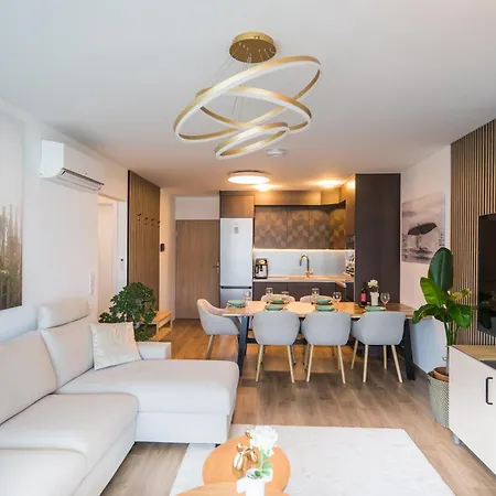 Myflat Wave Golden Beachfront Family 아파트