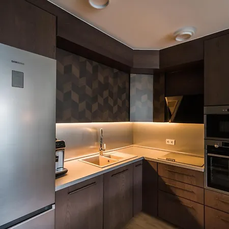 Myflat Golden Beachfront Family Apartmán *