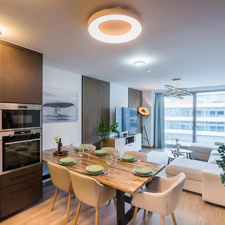 아파트 Myflat Wave Golden Beachfront Family 시오포크