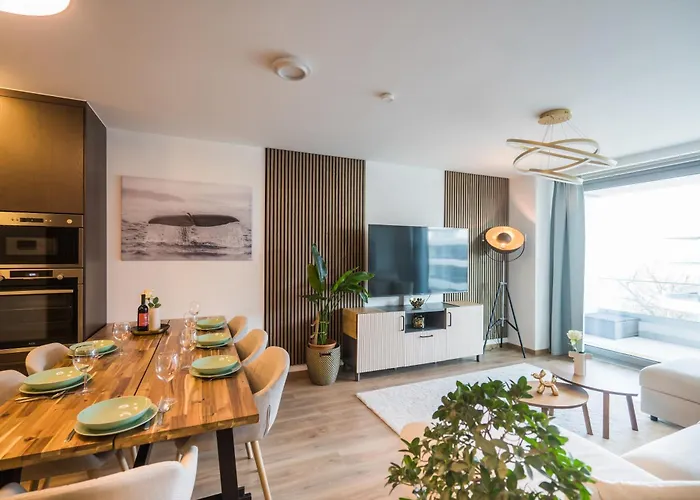 Myflat Wave Golden Beachfront Family Apartment *