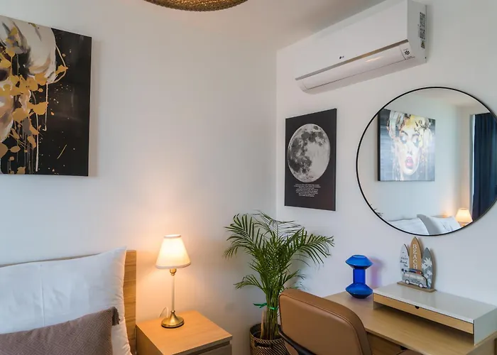 Myflat Wave Golden Beachfront Family Apartment *