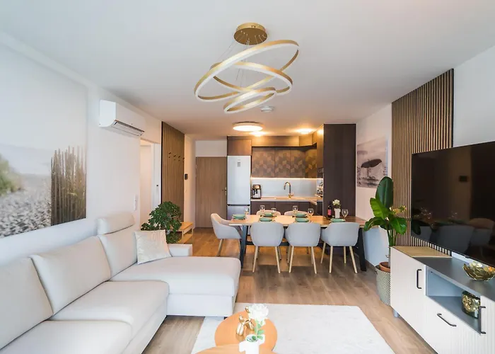 Myflat Wave Golden Beachfront Family Apartment